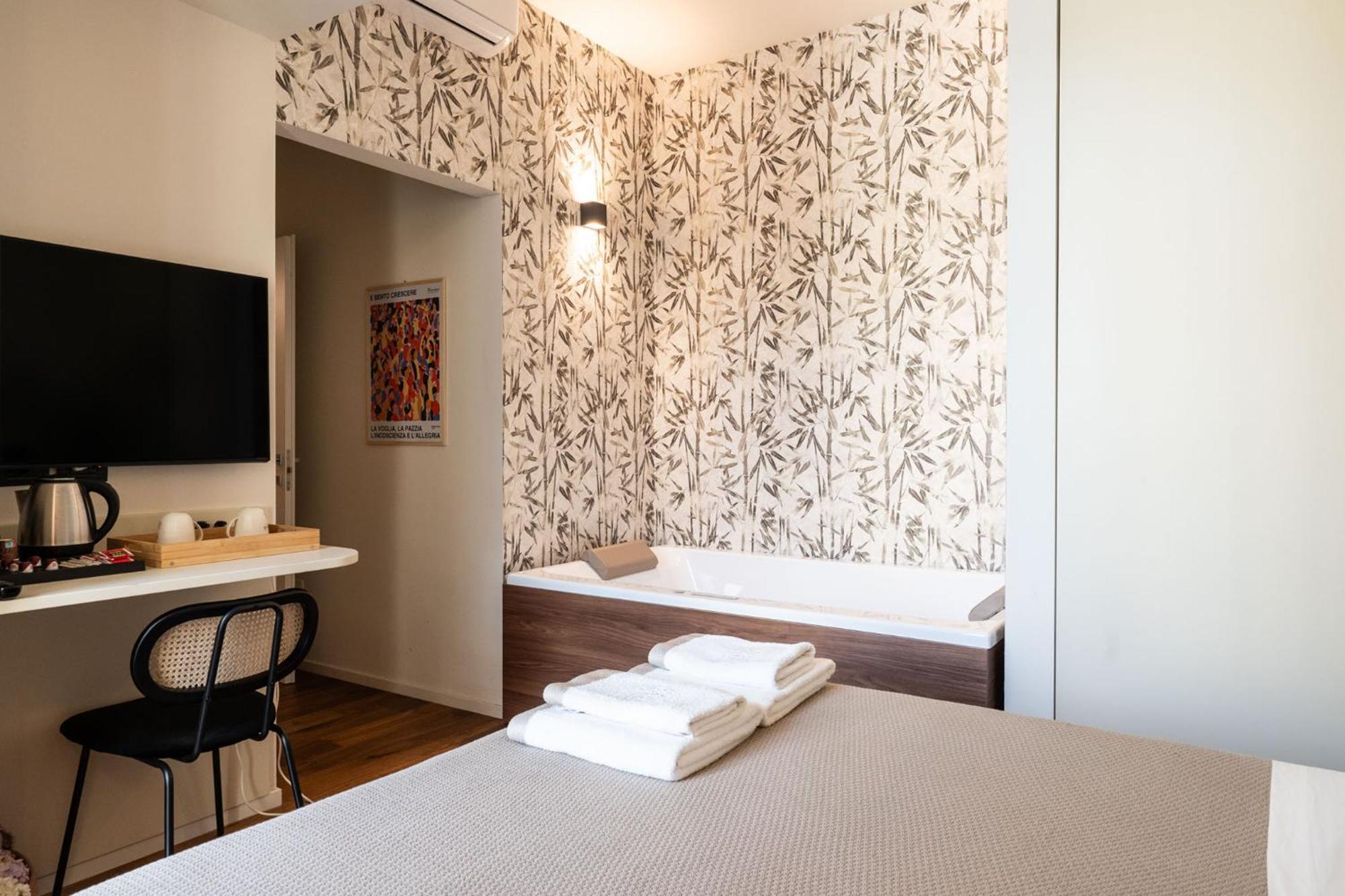Palazzo Italia Suites Бари Экстерьер фото