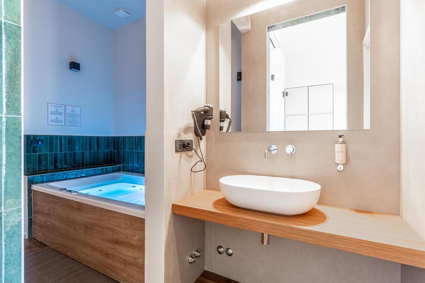 Palazzo Italia Suites Бари Экстерьер фото
